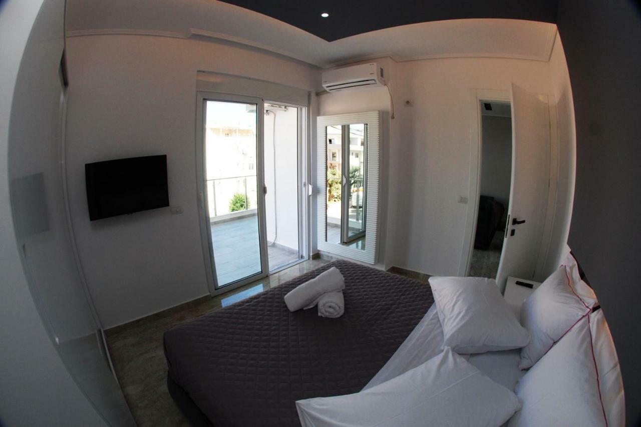 Oceanic Luxury Apartments Sarandë Exterior foto
