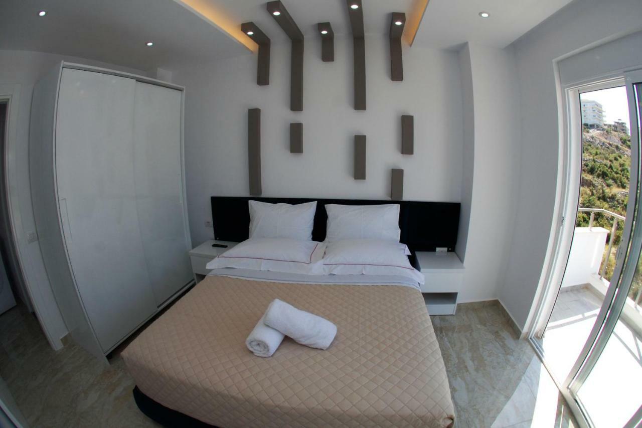 Oceanic Luxury Apartments Sarandë Exterior foto