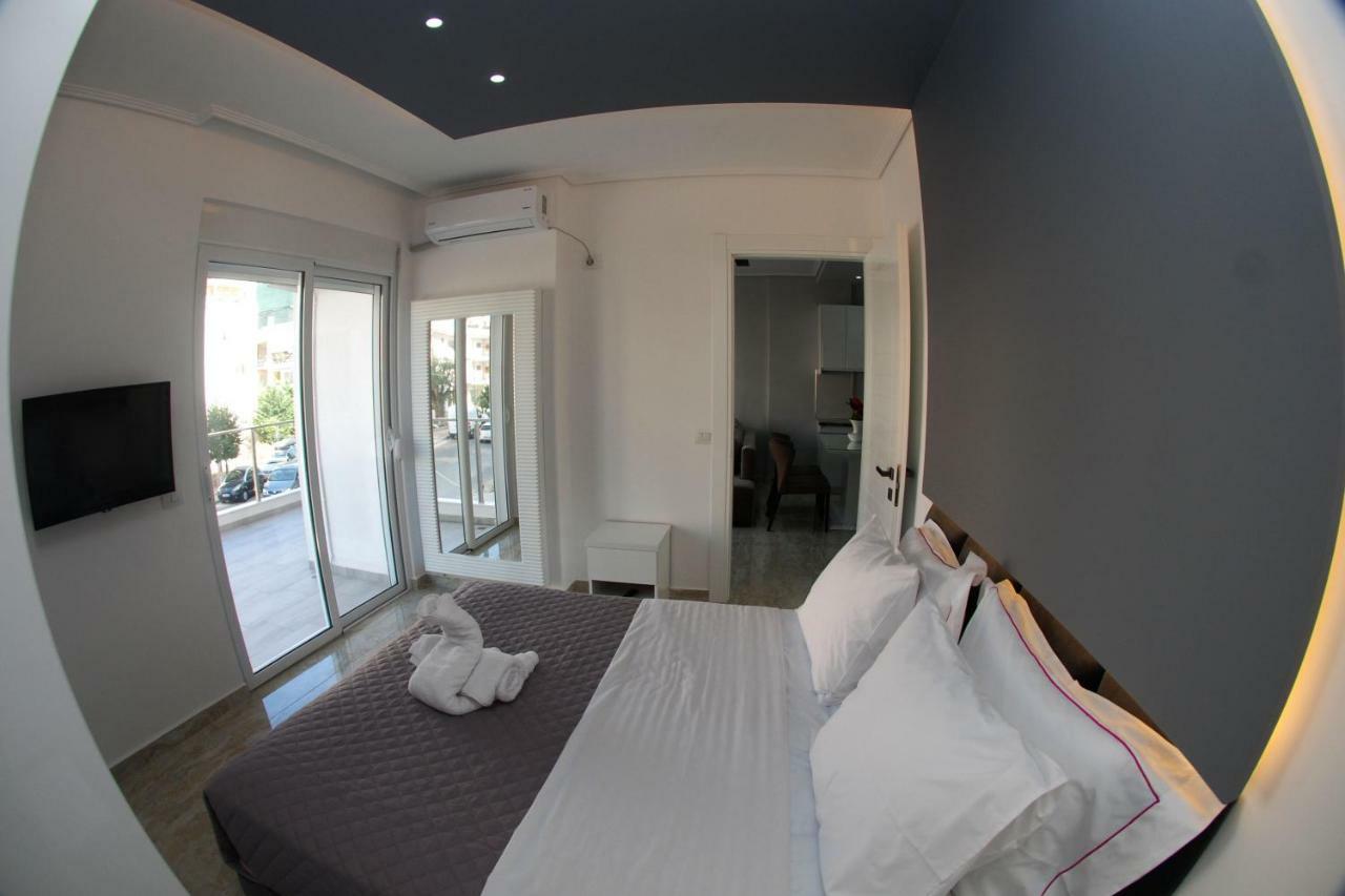 Oceanic Luxury Apartments Sarandë Exterior foto