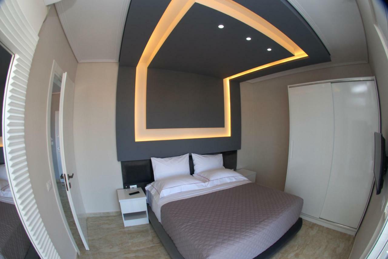 Oceanic Luxury Apartments Sarandë Exterior foto